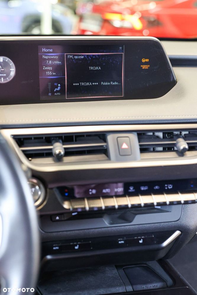 Lexus UX 200 GPF F Impression 2WD - 39