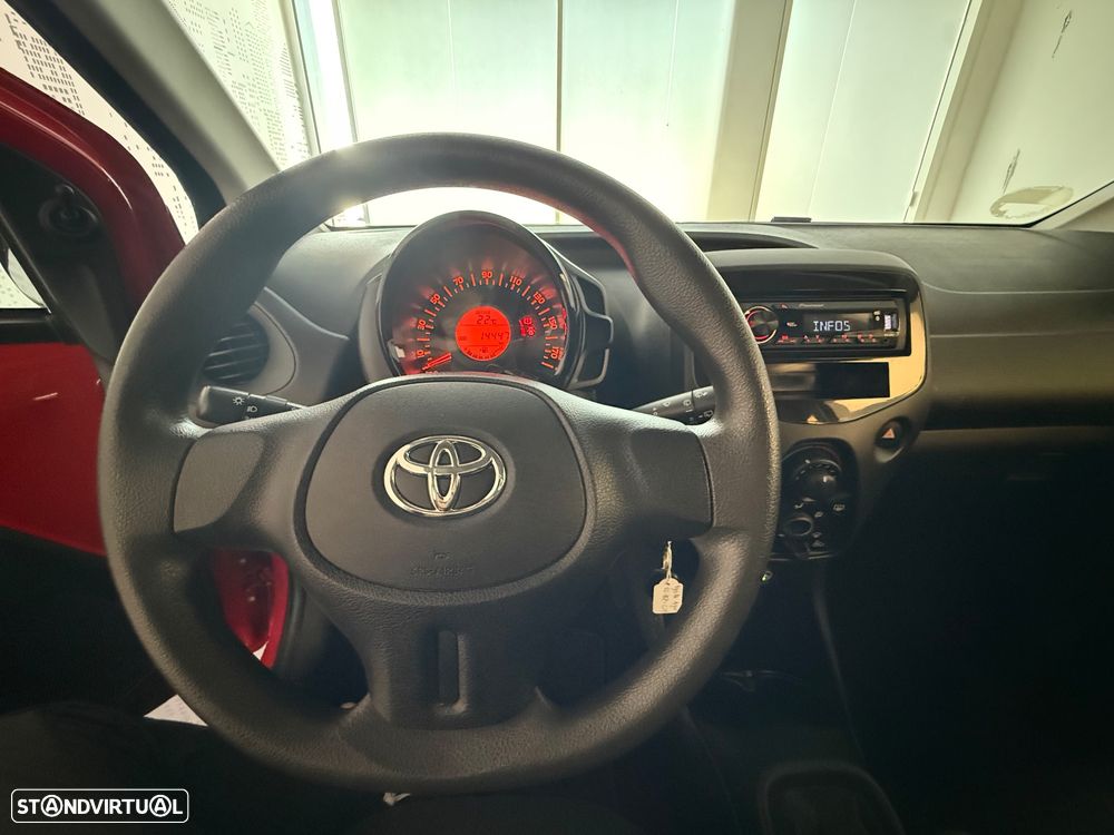 Toyota Aygo x-cite - 12