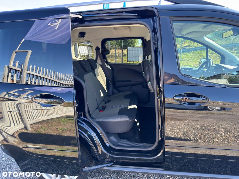 Ford Tourneo Courier 1.5 TDCi Titanium - 22