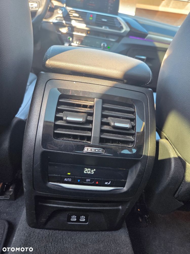 BMW X3 sDrive18d xLine - 16