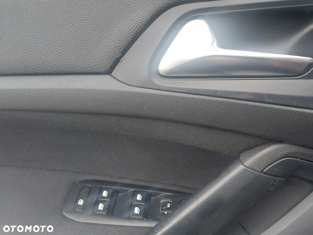 Peugeot 308 1.6 THP Access - 10