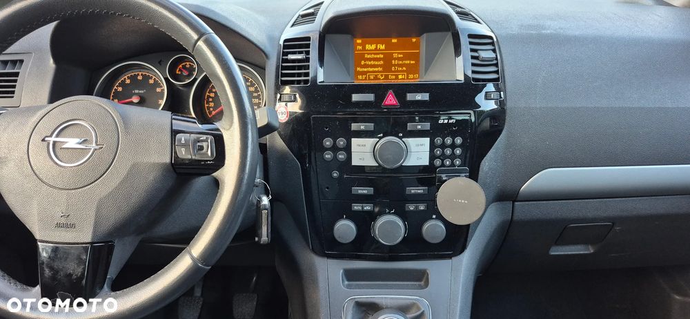 Opel Zafira - 10