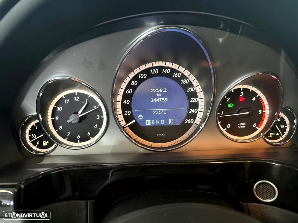 Mercedes-Benz E 250 CDi Elegance BlueEfficiency Auto. - 27