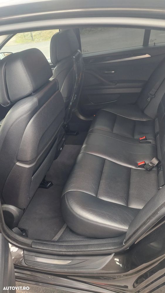 BMW Seria 5 520d Aut. Luxury Line - 15