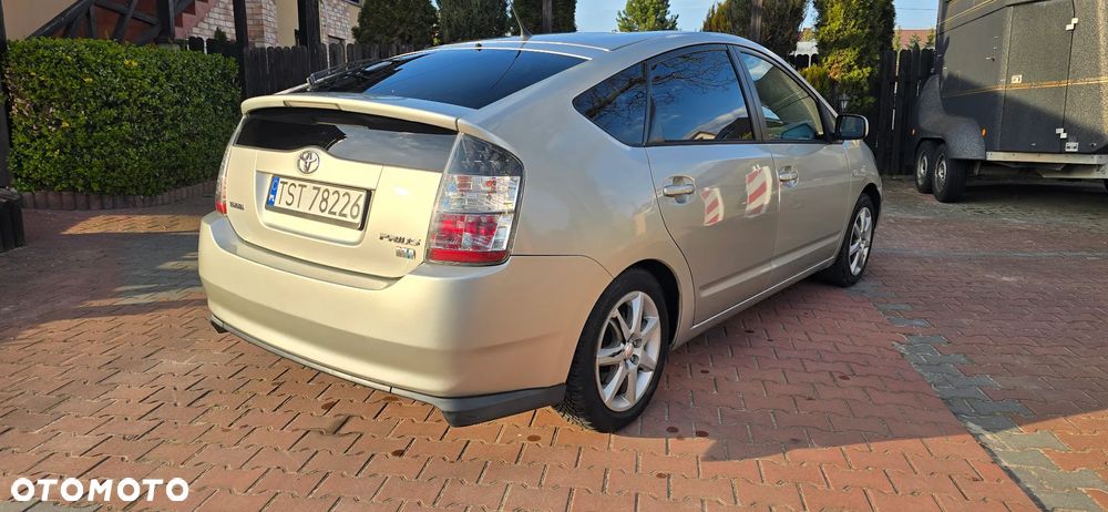 Toyota Prius 1.5 VVT-i Sol - 4