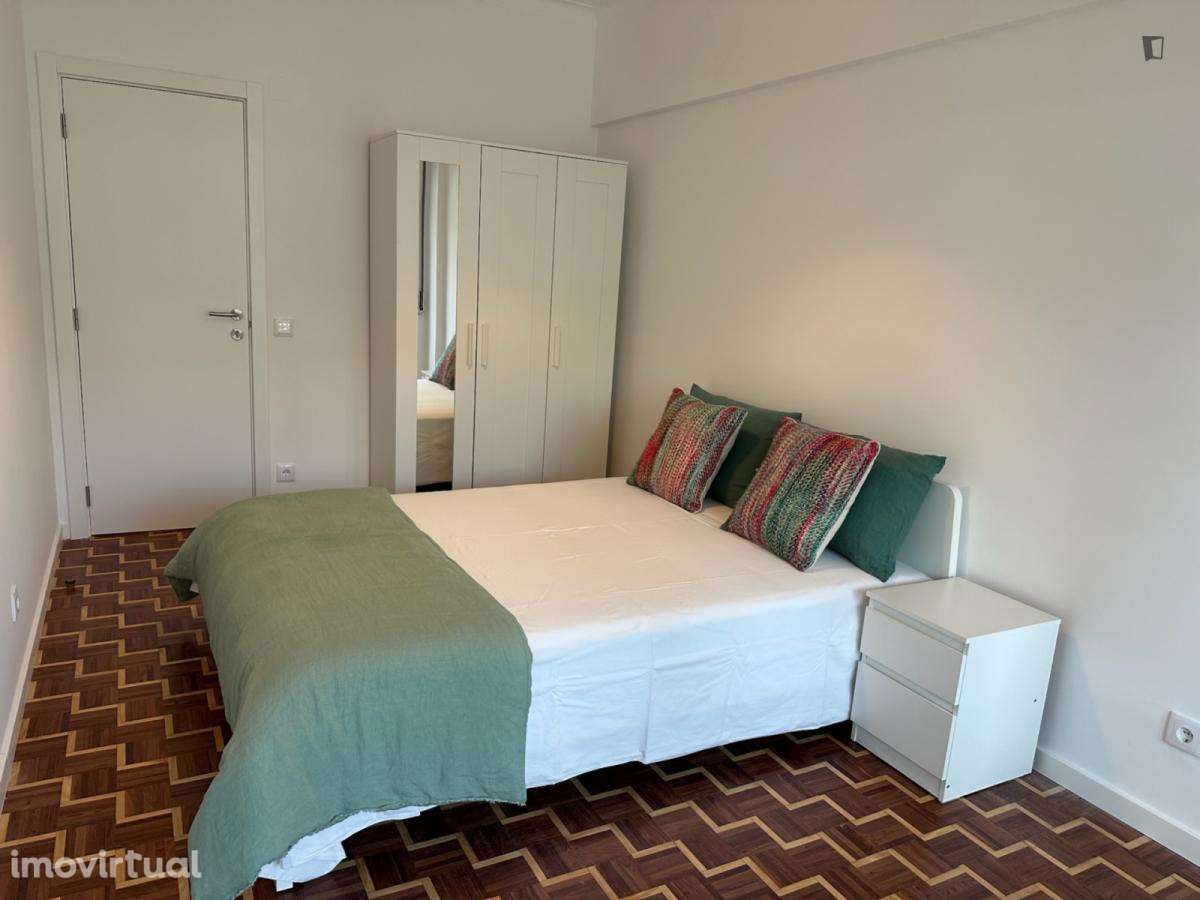 Quarto - localizado em Almada Lisbon - Grande imagem: 2/15