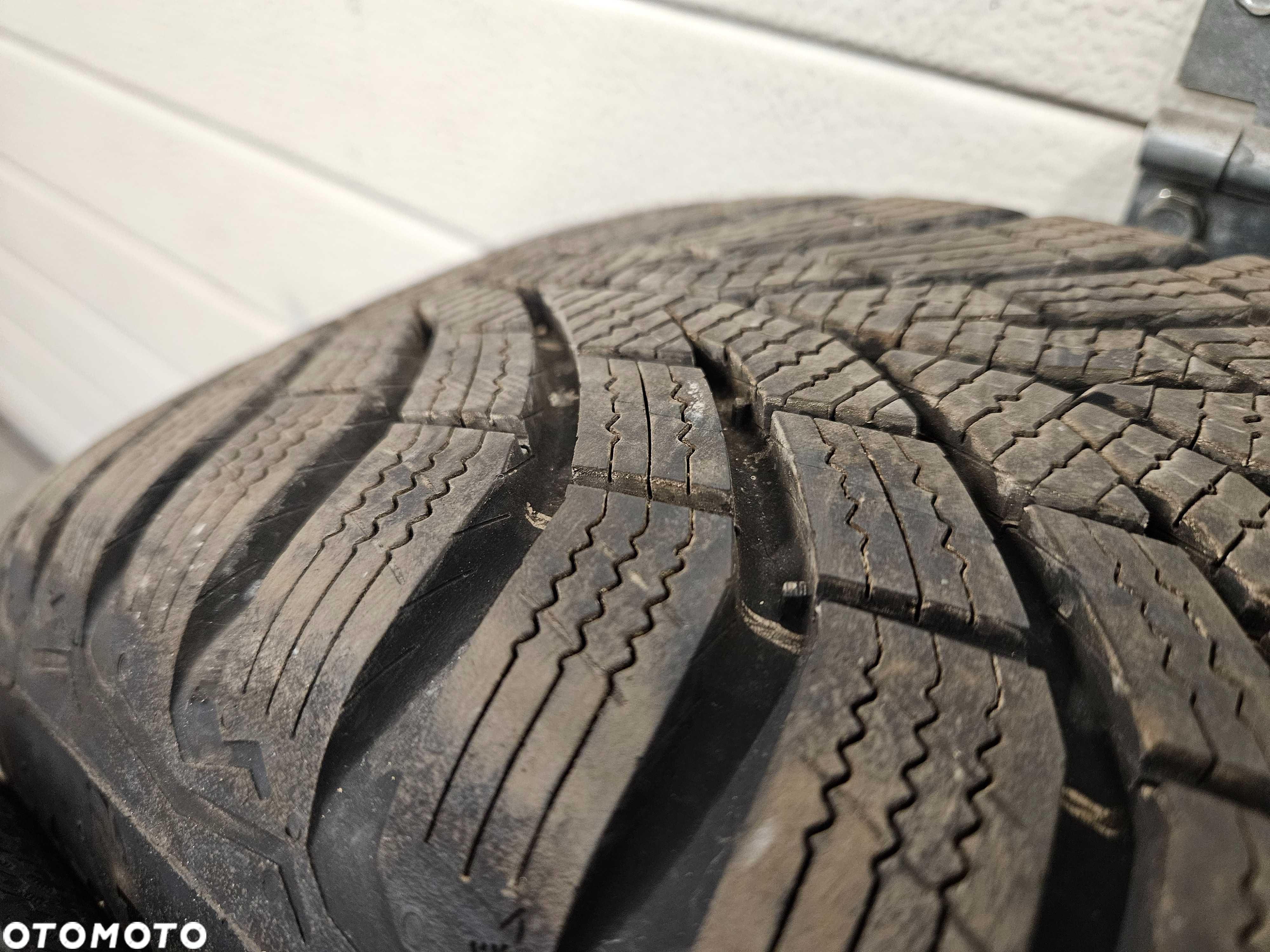 4 Szt 205/60 R16 92T Continental Winter Contact TS870 - 8,30mm - 2024r - 2
