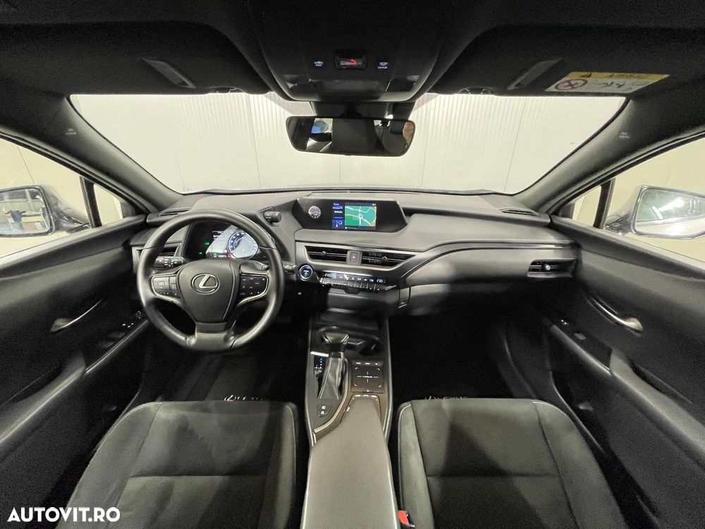 Lexus UX 250h Business Edition - 7