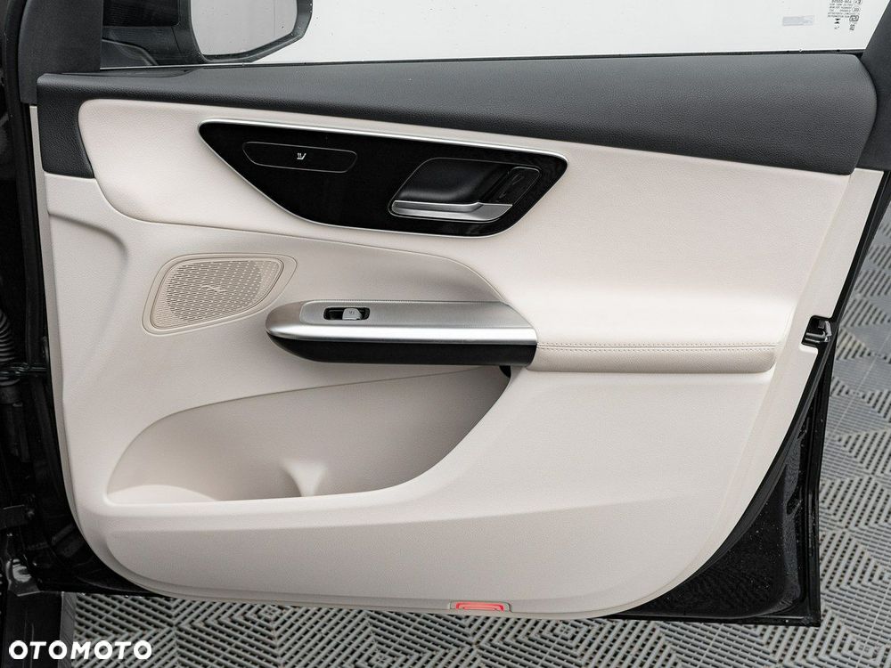 Mercedes-Benz GLC - 24