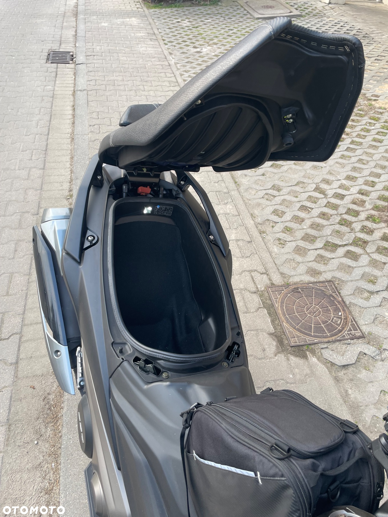 Kymco AK 550 - 3