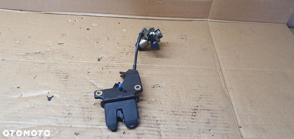 Zamek klapy bagażnika Audi A4 B6 Sedan 8E5827505B - 1