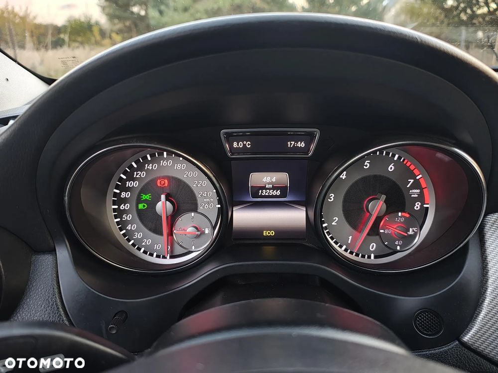 Mercedes-Benz GLA 200 - 8