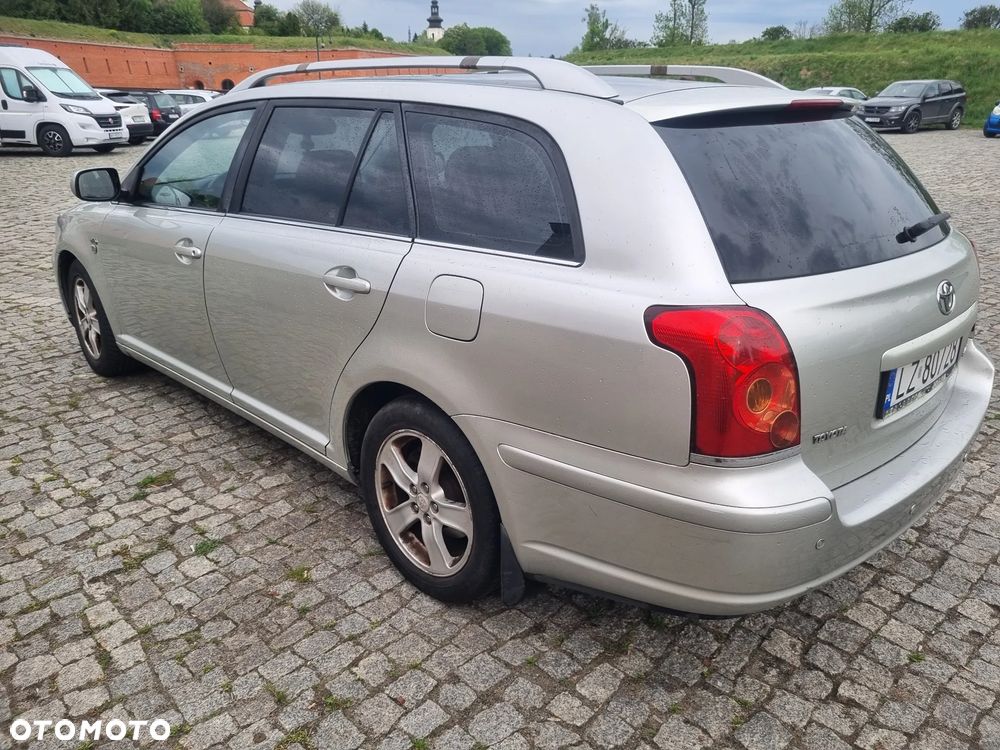 Toyota Avensis 2.0 D-4D Sol - 3