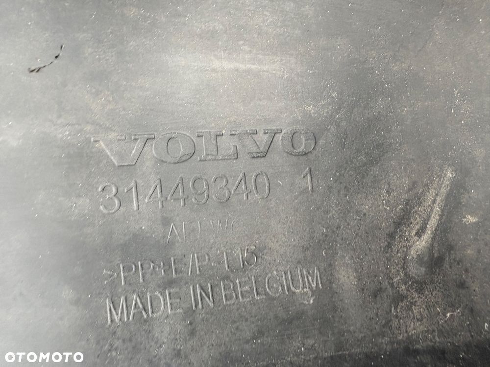 Volvo XC40 2017-  zderzak przedni - 7
