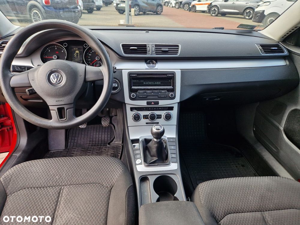 Volkswagen Passat 2.0 TDI Trendline - 11