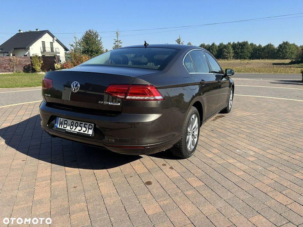 Volkswagen Passat - 9