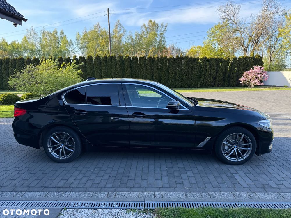 BMW Seria 5 530d xDrive Sport-Aut Luxury Line - 17