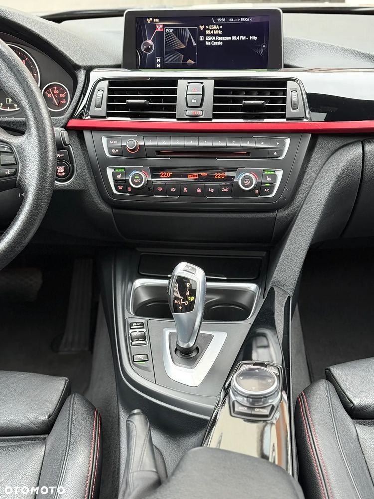 BMW Seria 3 320d xDrive Sport-Aut Sport Line - 29