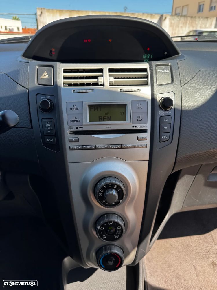 Toyota Yaris 1.4 D-4D - 19