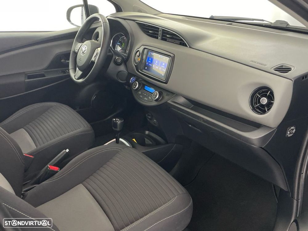 Toyota Yaris 1.5 HSD Active - 21