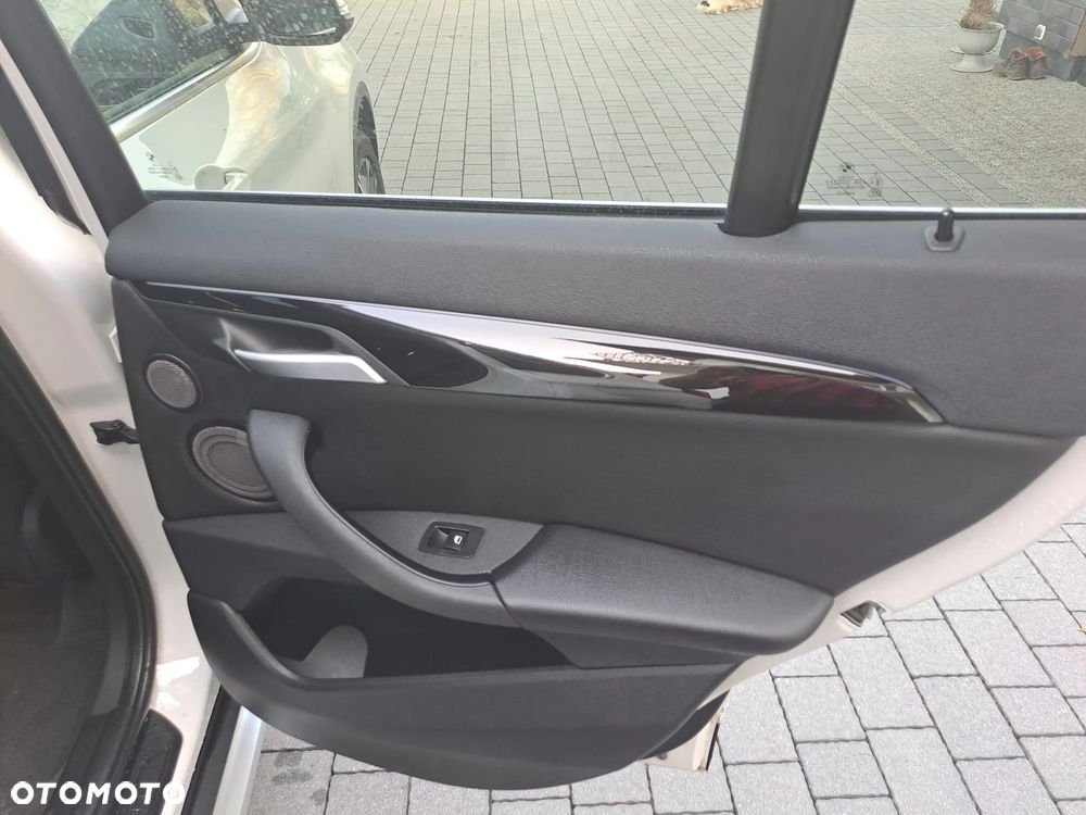 BMW X1 xDrive25i xLine sport - 14