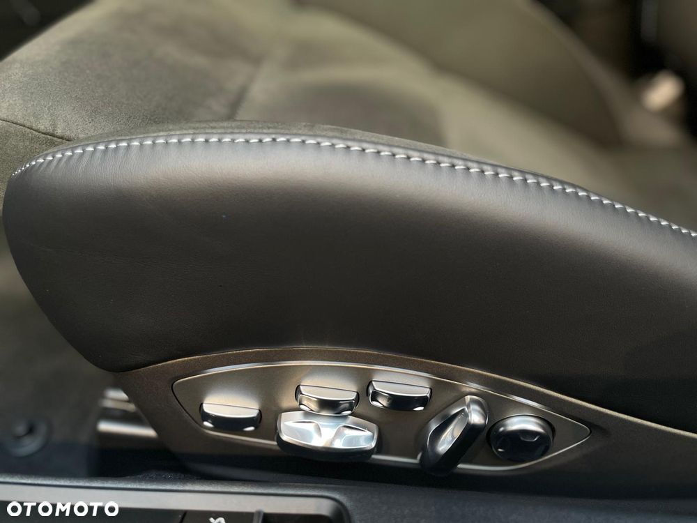 Porsche 718 Cayman GT4 RS - 20