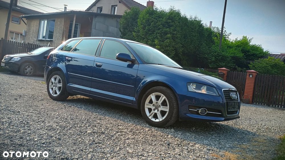 Audi A3 Sportback 1.6 Ambiente - 2