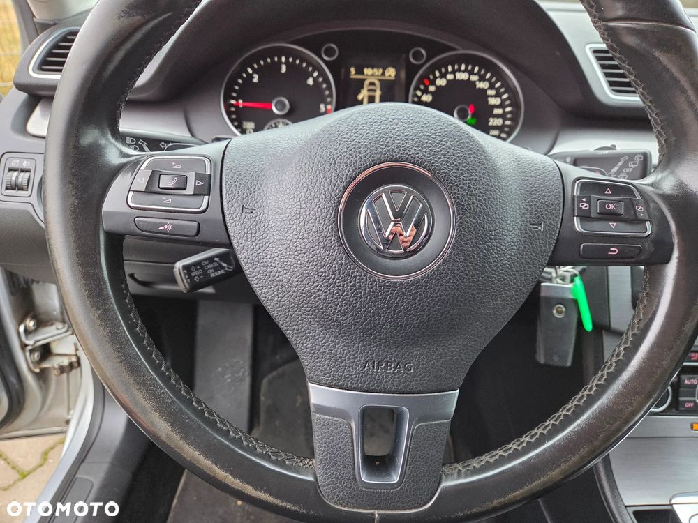 Volkswagen Passat ver-2-0-tdi-trendline-dsg - 16