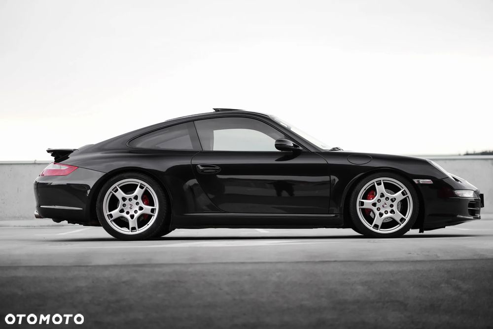 Porsche 911 Carrera - 12