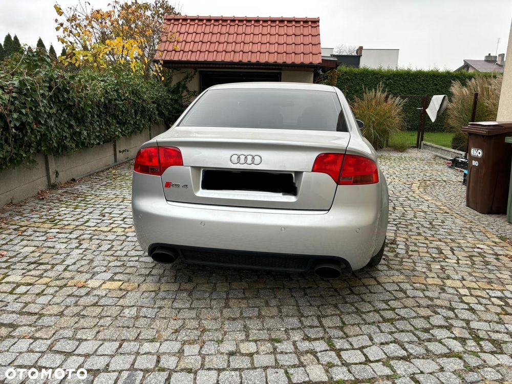 Audi RS4 Limousine - 5
