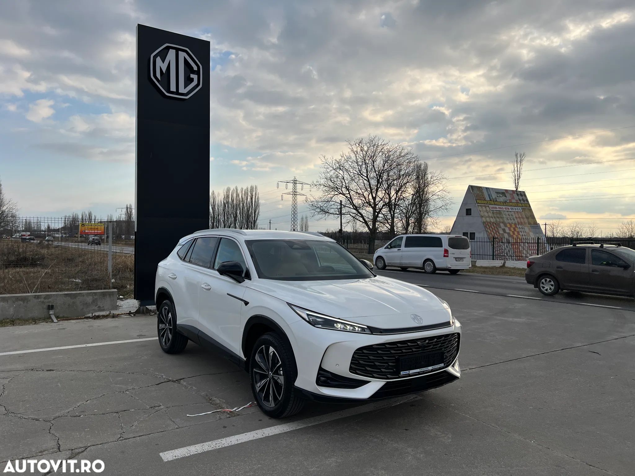 MG HS 1.5 T-GDi 7DCT Exclusive - 1