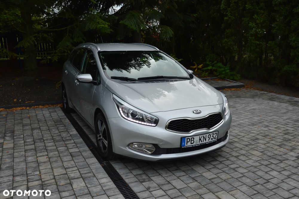 Kia Ceed - 13
