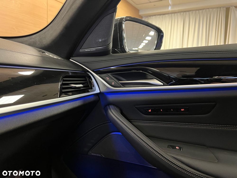 BMW Seria 5 - 38