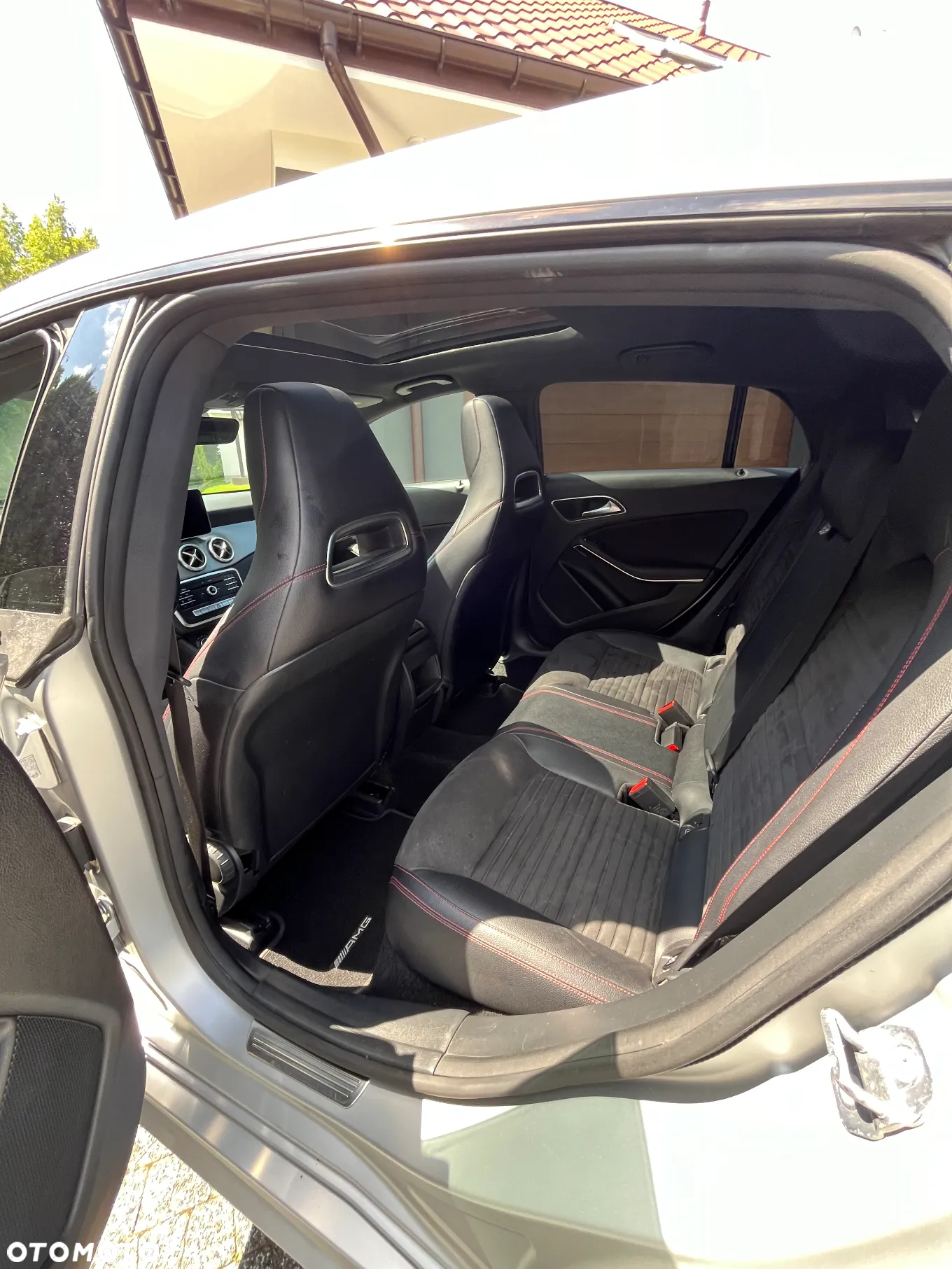 Mercedes-Benz CLA 180 7G-DCT AMG Line - 12