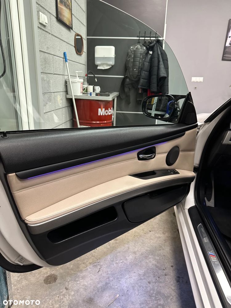 BMW Seria 3 320d DPF M Sport Edition - 16