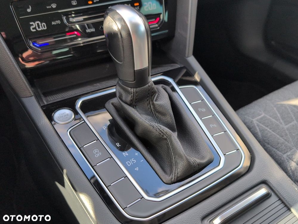 Volkswagen Passat - 38
