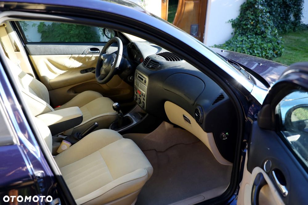 Alfa Romeo 147 - 11
