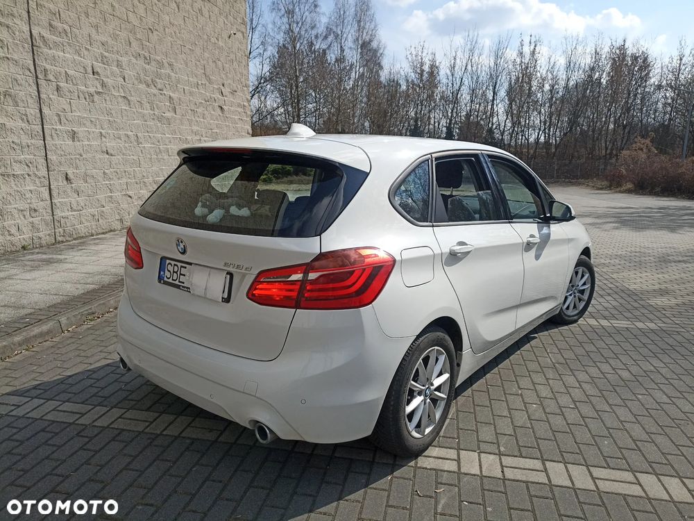 BMW Seria 2 218d - 5