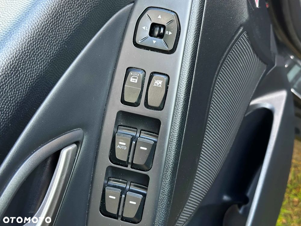 Hyundai ix35 2.0 Premium 2WD - 24