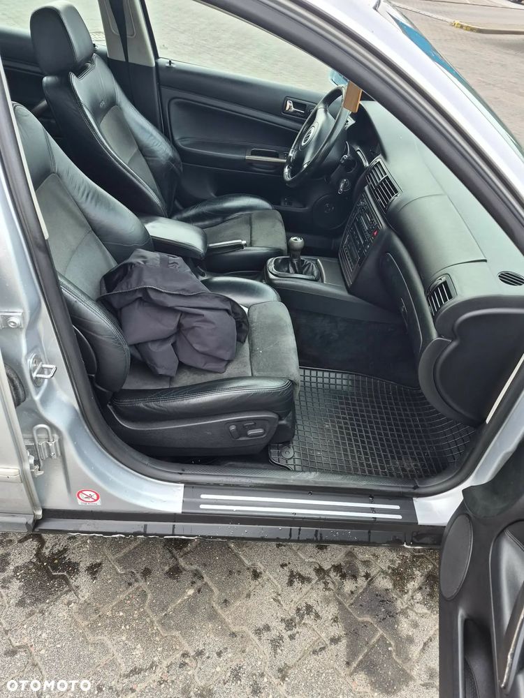 Volkswagen Passat 1.8T Basis - 4