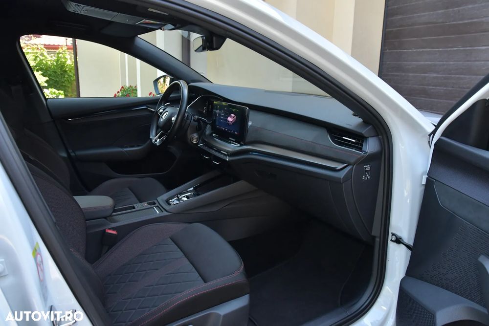 Skoda Octavia 2.0 TSI DSG RS - 21