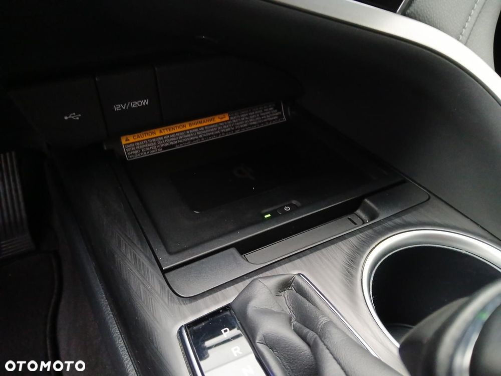 Toyota Camry 2.5 Hybrid Executive CVT - 29