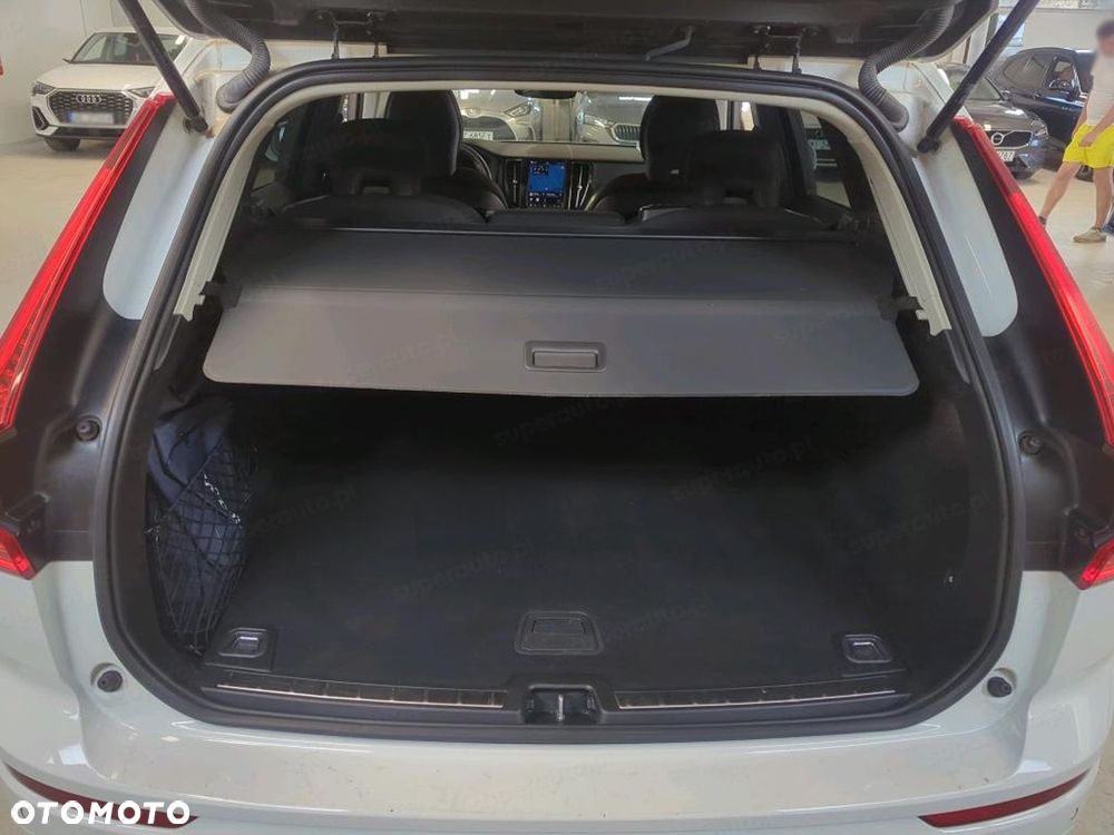 Volvo XC 60 B4 B Momentum - 11