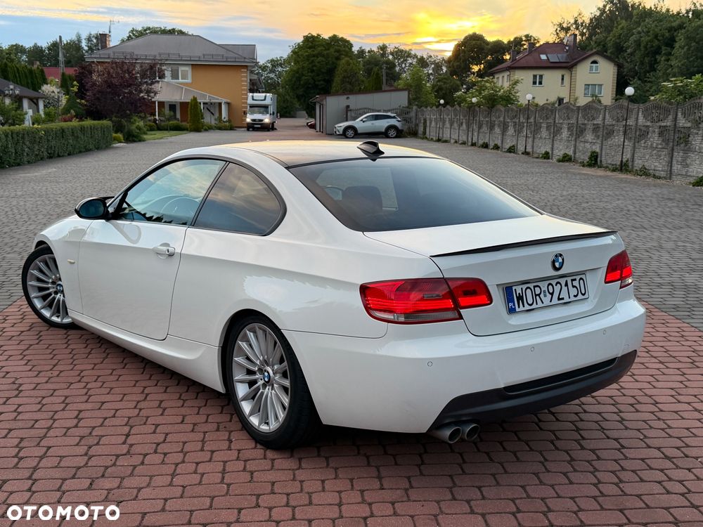 BMW Seria 3 330d M Sport Edition - 4