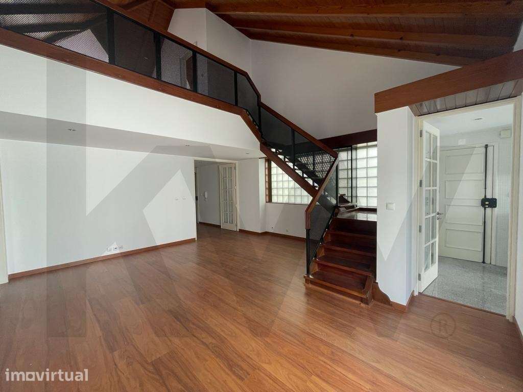 T2 Duplex na Estrela | Terraço e Varanda - Grande imagem: 2/23
