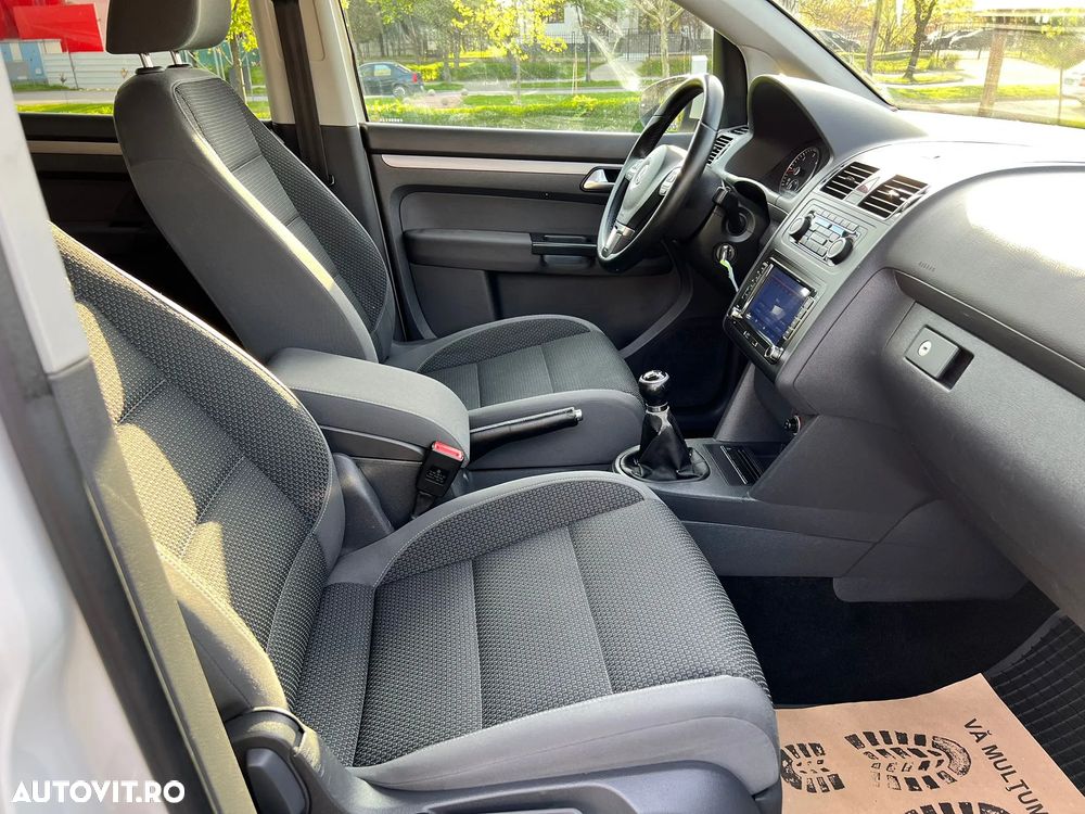 Volkswagen Touran 1.6 TDI DPF BlueMotion Technology Highline - 12