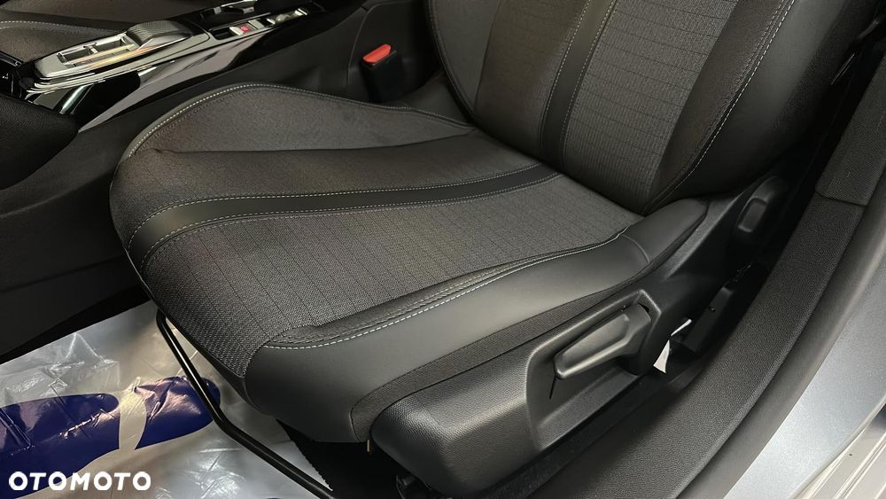 Peugeot 208 1.2 PureTech Allure S&S EAT8 - 12