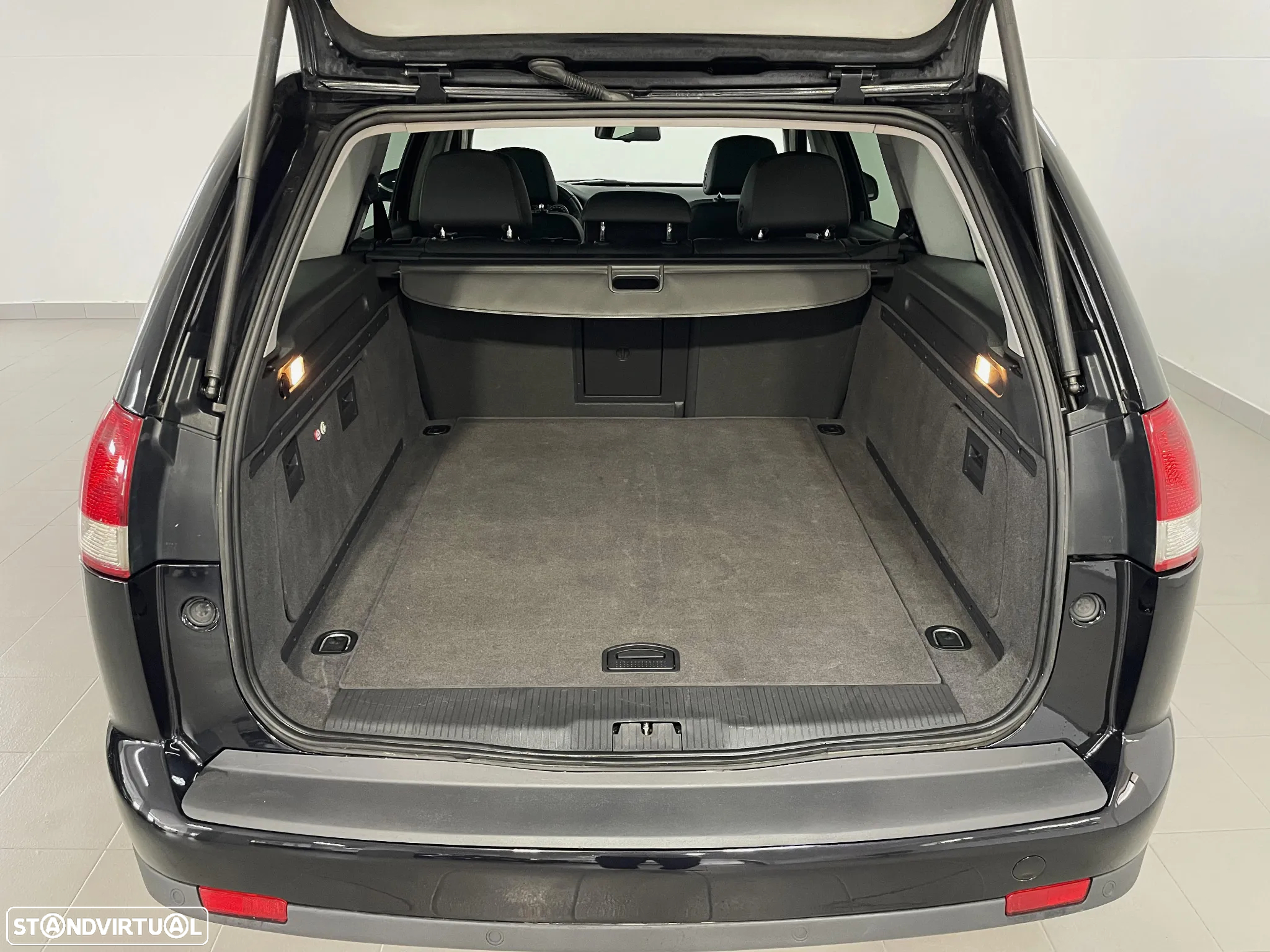 Opel Vectra Caravan 1.9 CDTi Executive - 21