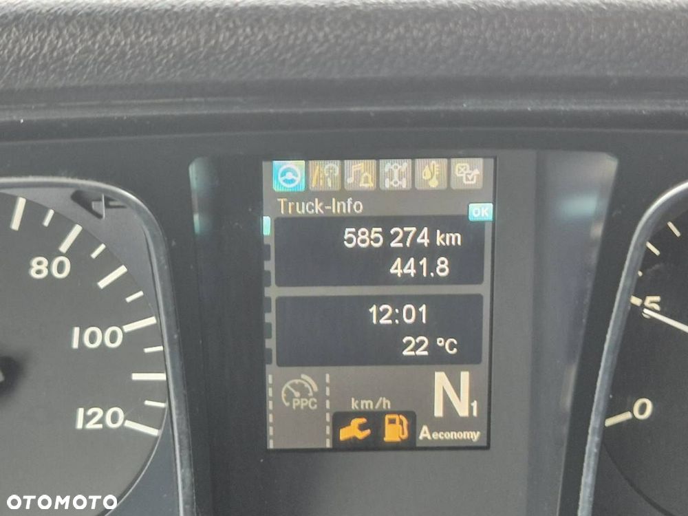 Mercedes-Benz Actros - 27