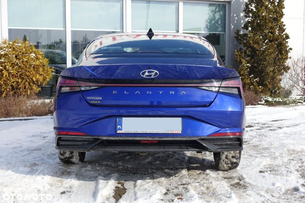 Hyundai Elantra - 3
